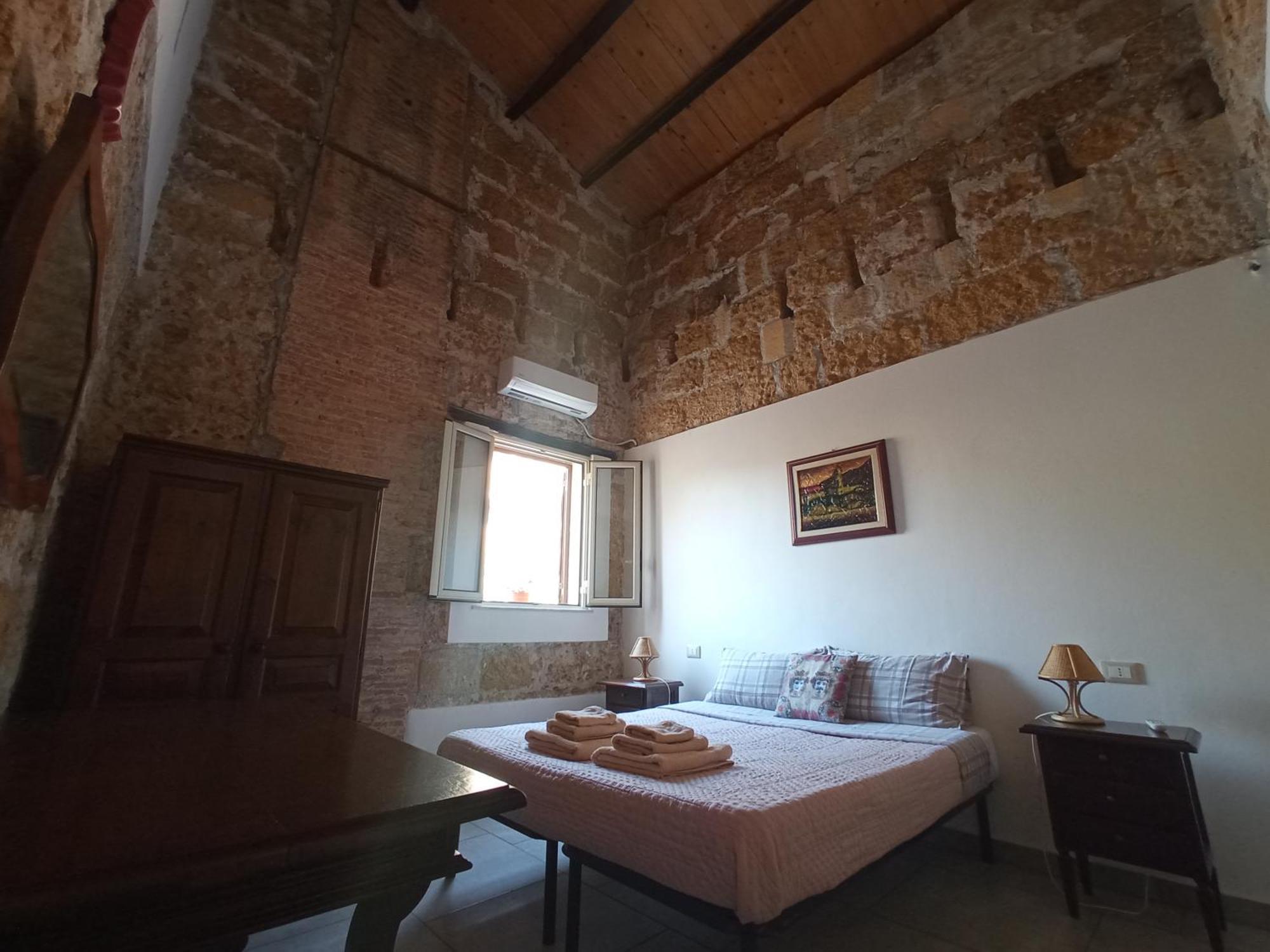 Zyz Apartments La Kalsa Палермо Екстериор снимка