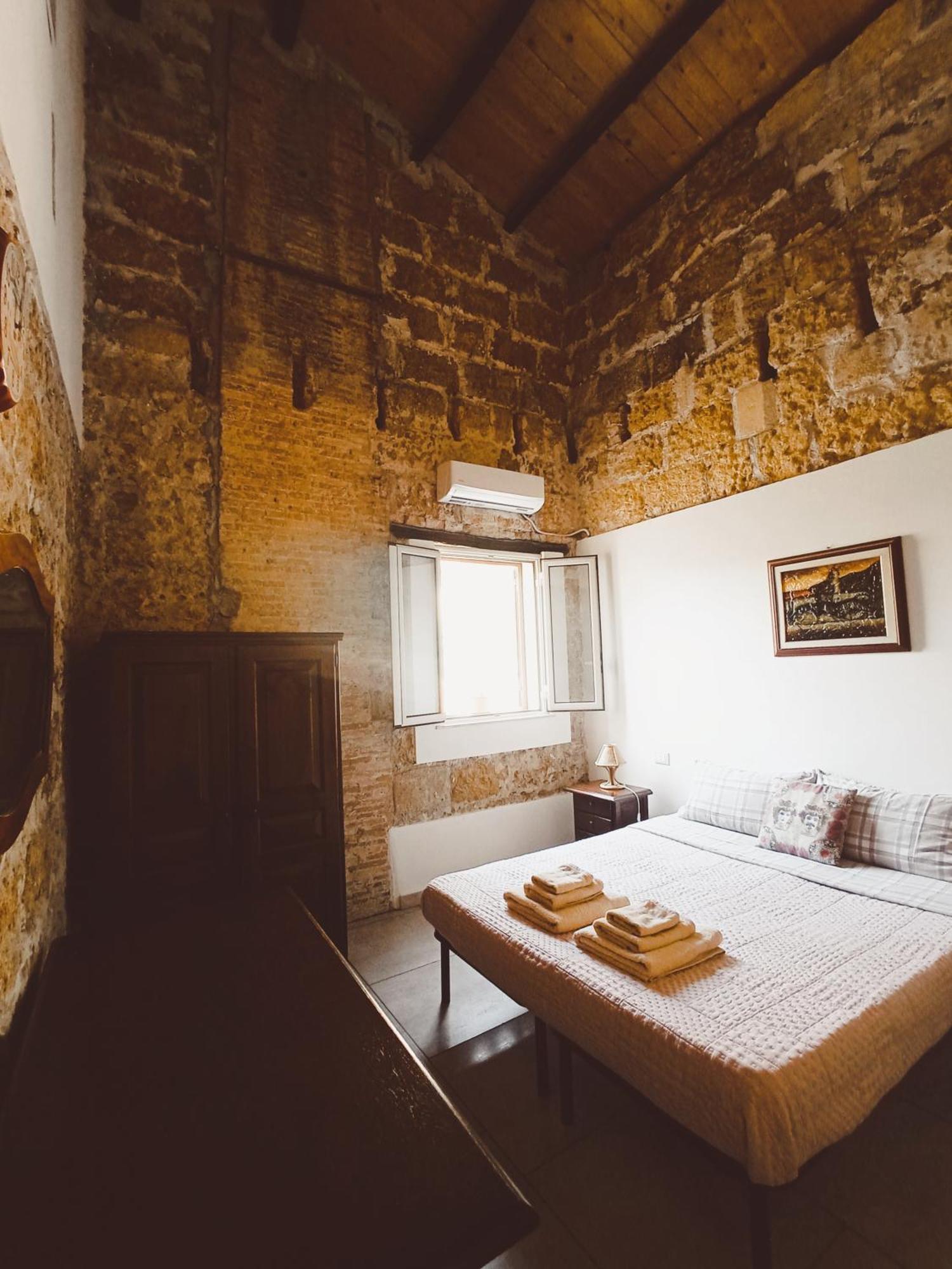 Zyz Apartments La Kalsa Палермо Екстериор снимка